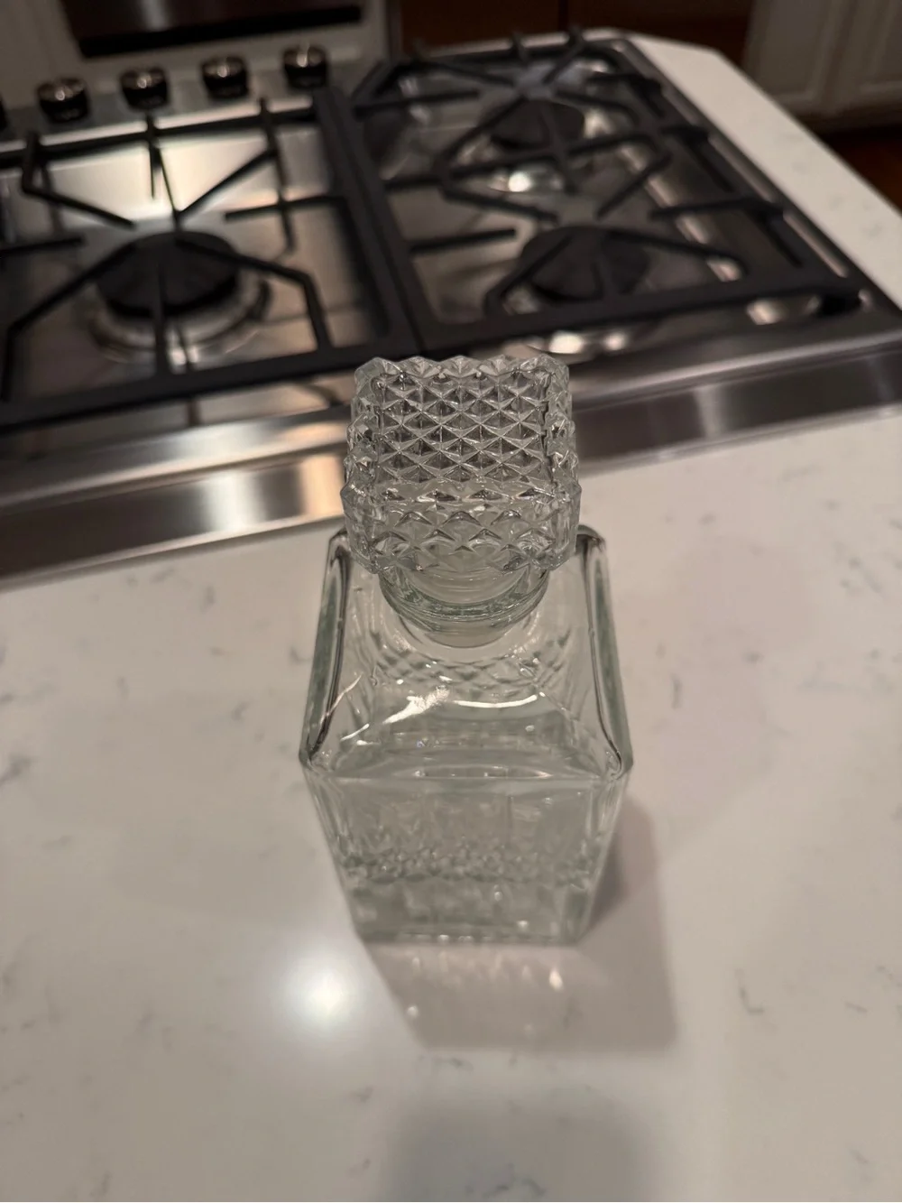 Vintage Style Clear Glass Whiskey Liquor Decanter Geometric Diamond Stopper